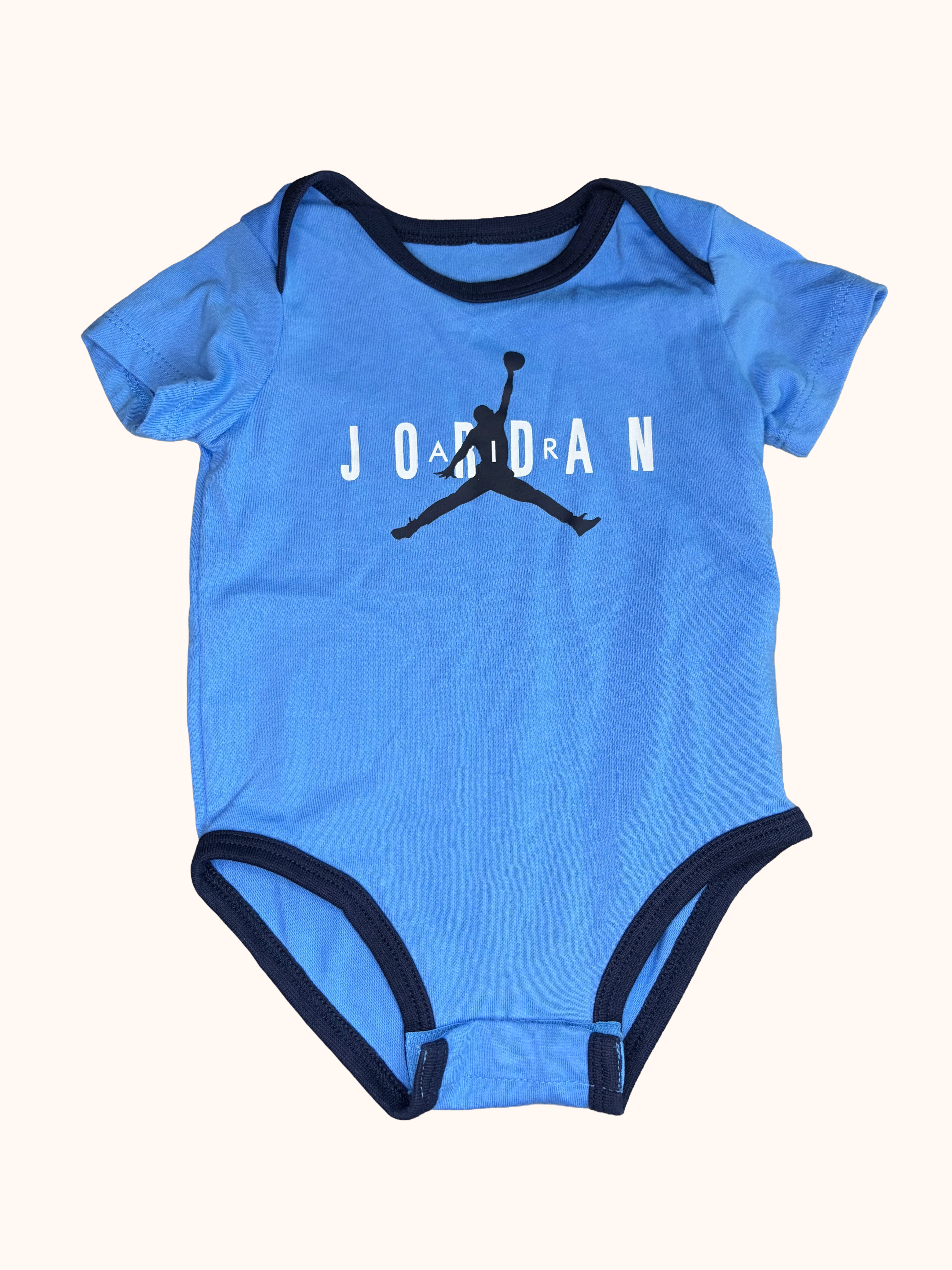 Nike - 0/6M